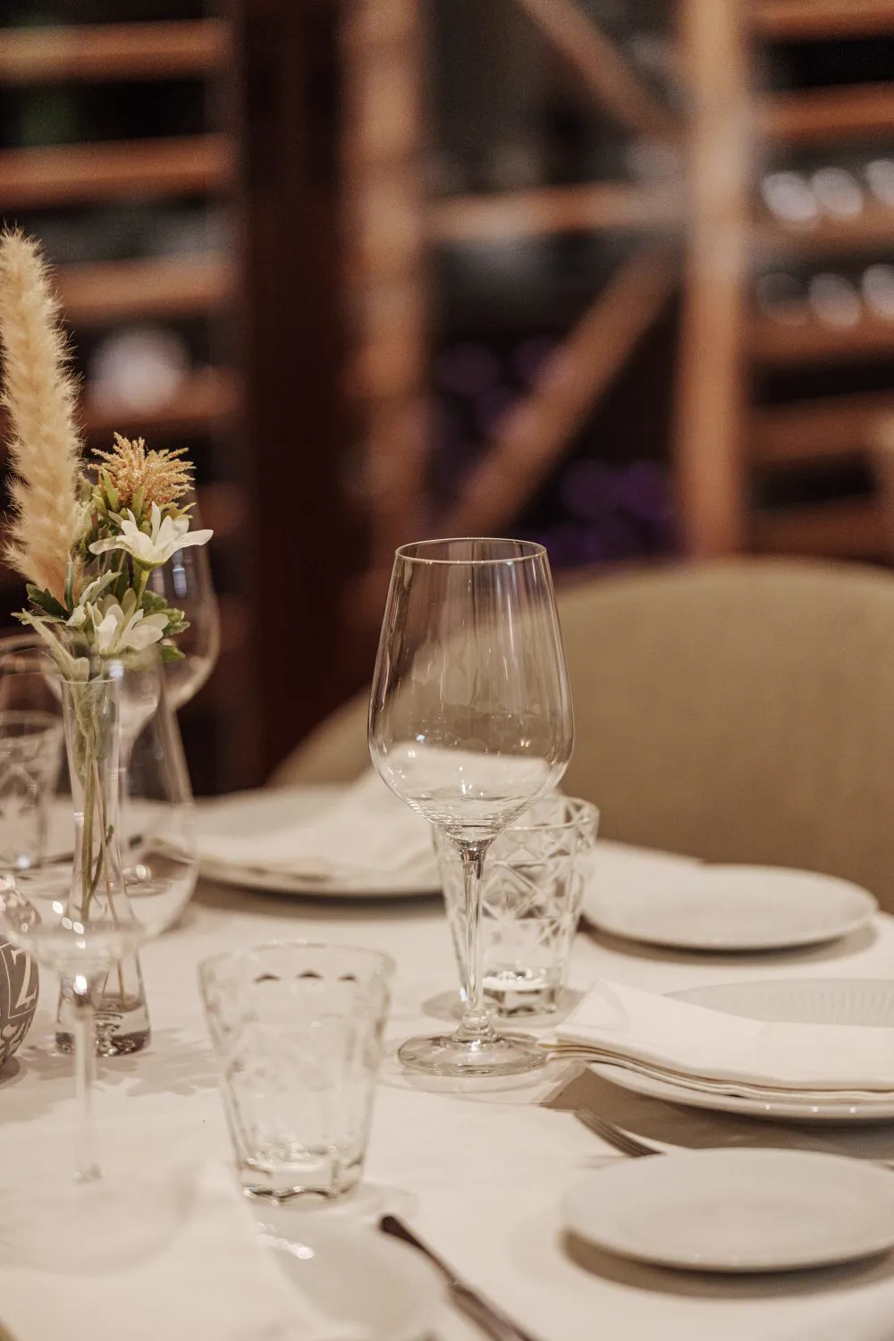 Mesa preparada para un evento privado en Zeñorío